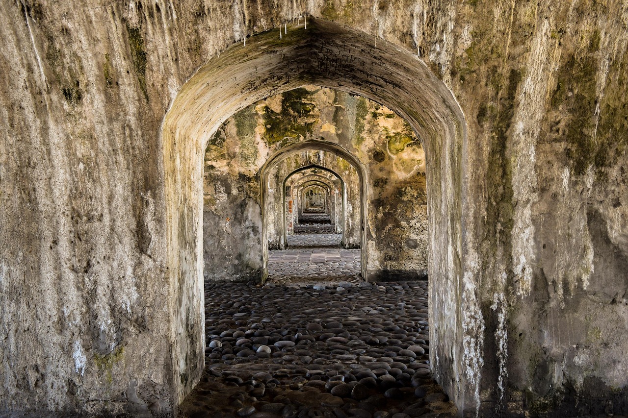 pasillo, arco, corredor, arquitectura, túnel, perspectiva, punto de fuga, arcos, profundidad, profundo, puerta, portal, fuerte, humedad, empedrado, puerto